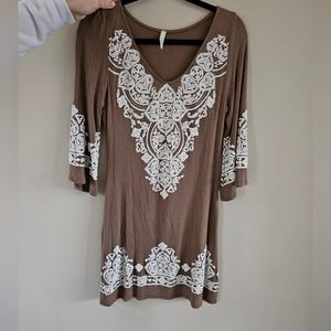 Brown and White 3/4 sleeve dress